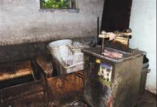 黑作坊制售進口豬頭熟食獲利數倍 部分被賣到批發市場