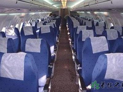 孩子奪飛機(jī)操縱桿 乘坐飛機(jī)的安全注意事項(xiàng)