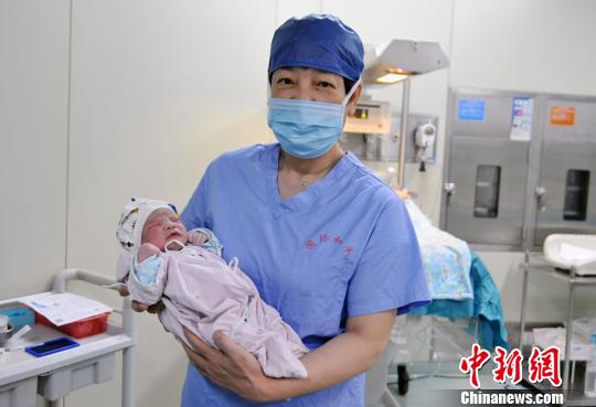 上海專家從源頭阻斷遺傳病通道 遺傳病家族誕生健康嬰兒