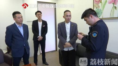 南京美貝爾整形醫(yī)院聲稱植發(fā)成活率95% 可植發(fā)一個月掉了一半-易網(wǎng)健康養(yǎng)生網(wǎng) 南京美貝爾整形醫(yī)院聲稱植發(fā)成活率95% 可植發(fā)一個月掉了一半