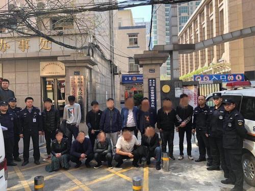 冒充“女性醫師”推銷男性保健品 一網絡詐騙團伙被端-易網健康<a href=http://m.logojc.com/jkys/ target=_blank class=infotextkey>養生</a>網 冒充“女性醫師”推銷男性保健品 一網絡詐騙團伙被端