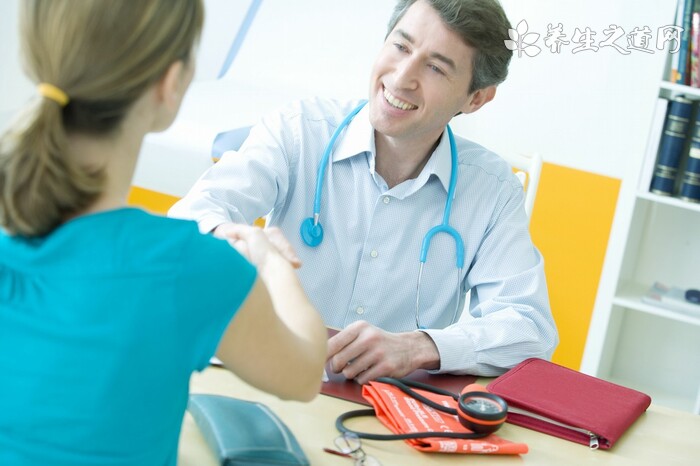 美國(guó)累計(jì)新冠確診病例超950萬(wàn)例 新冠患者脫發(fā)是什么原因