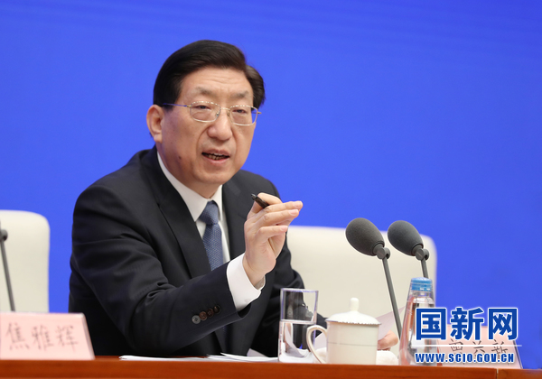 打完新冠疫苗，還要不要戴口罩？國家衛健委：繼續維持個人防護措施