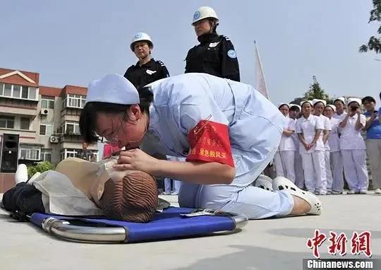 “少年愁”？當95后和00后開始擔心自己“猝死”……