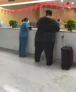 體重526斤男子在蓉完成減重手術(shù) 預(yù)計可減重250至300斤