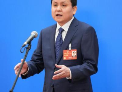 張文宏委員帶來(lái)兩份提案，都與老百姓看病有關(guān)