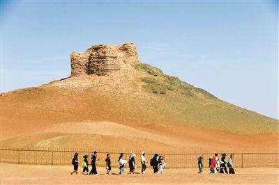 西北“秋老虎”勢(shì)頭猛游客應(yīng)做足準(zhǔn)備科學(xué)出游