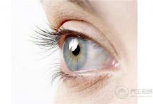 臉上4種表現，說明肝火過旺！常喝“2水”護肝助眠