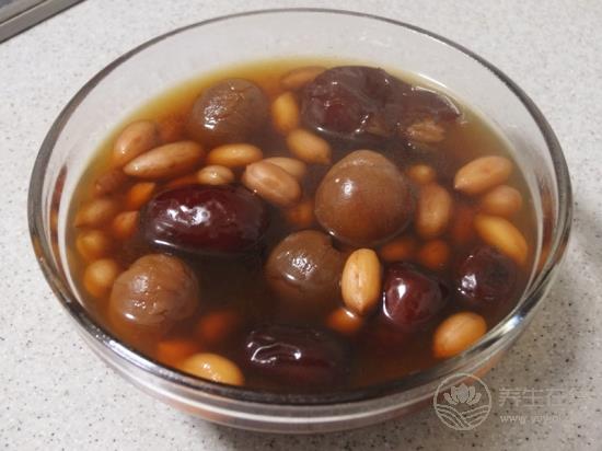 每逢佳節胖三斤 吃花生減肥吧! 每逢佳節胖三斤 吃花生減肥吧!