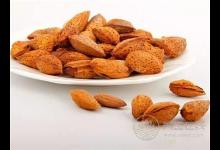 杏仁不能和什么同吃？