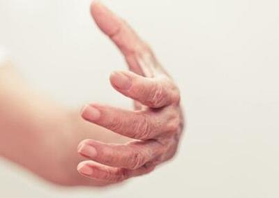 手抖的原因有哪些怎樣有效治療手抖 手抖的原因有哪些怎樣有效治療手抖