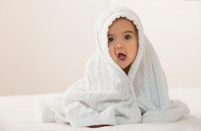 新生兒剃胎發(fā)的必要性以及注意事項(xiàng) 新生兒剃胎發(fā)的必要性以及注意事項(xiàng)