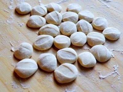 想要發酵面粉應該如何調配酵母和水的比例