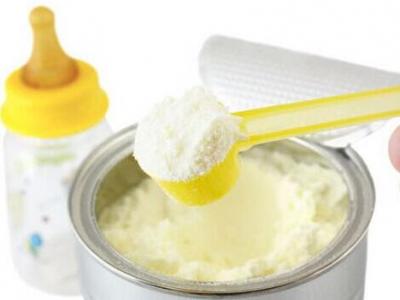 嬰兒在發育階段吃哪種奶粉更聰明