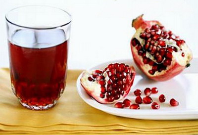 喝石榴汁對身體有哪些好處和禁忌-易網健康<a href=http://m.logojc.com/jkys/ target=_blank class=infotextkey>養生</a>網 喝石榴汁對身體有哪些好處和禁忌