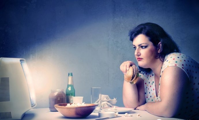 經(jīng)常坐著肚子上容易長肉應(yīng)該怎么減-易網(wǎng)健康<a href=http://m.logojc.com/jkys/ target=_blank class=infotextkey>養(yǎng)生</a>網(wǎng) 經(jīng)常坐著肚子上容易長肉應(yīng)該怎么減