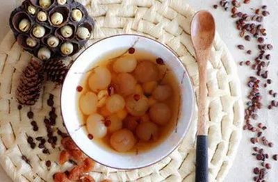 酸棗仁湯的功效有哪些以及飲用禁忌-易網健康<a href=http://m.logojc.com/jkys/ target=_blank class=infotextkey>養生</a>網 酸棗仁湯的功效有哪些以及飲用禁忌