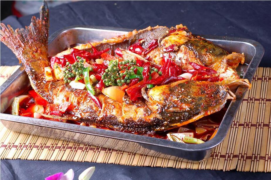 想要做烤魚選用什么魚口感和營養最好-易網健康<a href=http://m.logojc.com/jkys/ target=_blank class=infotextkey>養生</a>網 想要做烤魚選用什么魚口感和營養最好