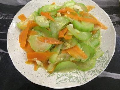 西葫蘆和胡蘿卜一起吃對(duì)身體的好處