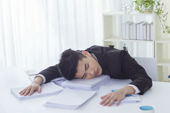 熬夜的危害-易網<a href=http://m.logojc.com/ target=_blank class=infotextkey>健康養生</a>網 熬夜的危害