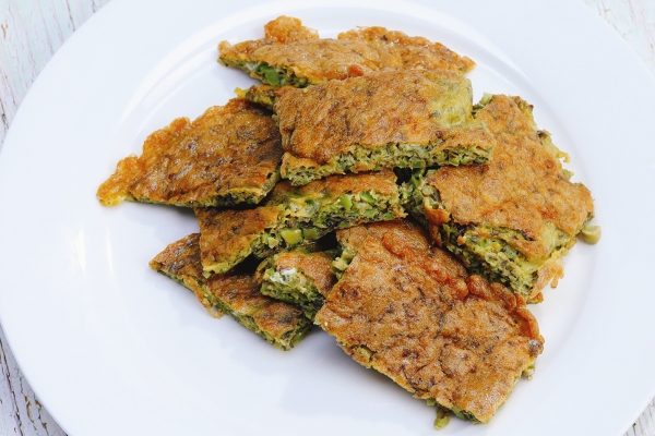 香椿的營養價值和功效 香椿的美味吃法-易網<a href=http://m.logojc.com/ target=_blank class=infotextkey>健康養生</a>網 香椿的營養價值和功效 香椿的美味吃法