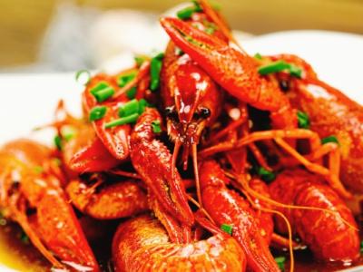 小龍蝦頭部的黃色部分能吃嗎 小龍蝦的季節是幾月份到幾月份