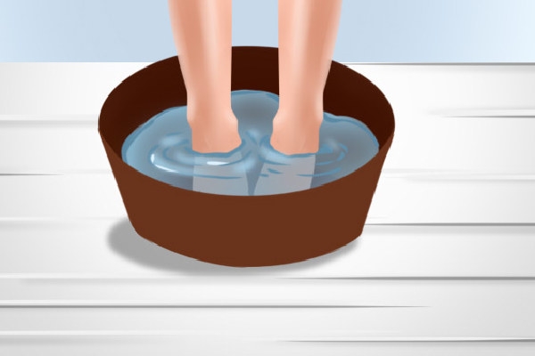 祛濕泡腳可以加什么東西 泡腳加什么輔助祛濕氣-易網健康<a href=http://m.logojc.com/jkys/ target=_blank class=infotextkey>養生</a>網 祛濕泡腳可以加什么東西 泡腳加什么輔助祛濕氣