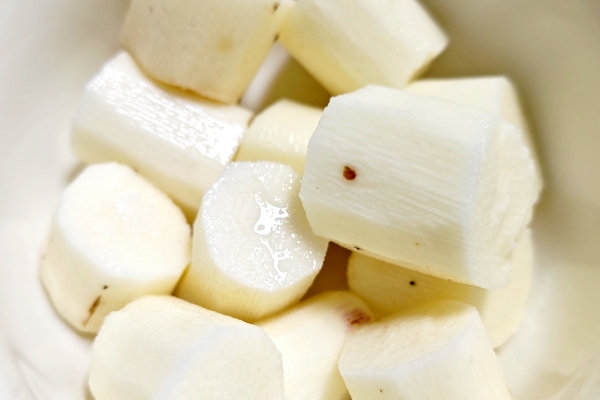 吃木薯有什么好處和壞處 吃木薯是升血糖還是降血糖-易網<a href=http://m.logojc.com/ target=_blank class=infotextkey>健康養生</a>網 吃木薯有什么好處和壞處 吃木薯是升血糖還是降血糖