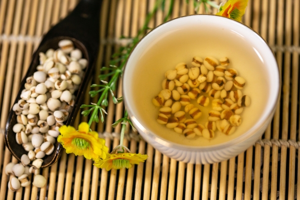 濕氣重的女人怎樣排濕氣 女人濕氣太重吃什么排濕最快