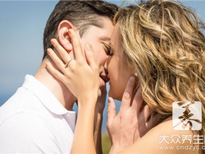 如何接吻更有感覺呢？這些技巧教給你