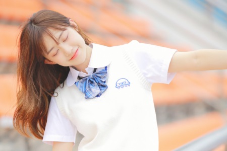 她的小梨渦印在我心間 按耐不住性沖動我們做不停