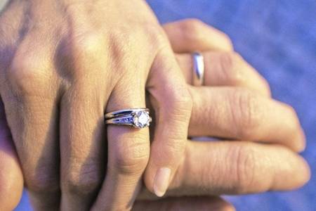 性生活多久一次較合理？性生活不和諧對女性有什么危害