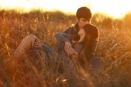 接吻的時候不閉上眼睛嗎?第一次接吻應該知道這些技巧-易網健康養生網 接吻的時候不閉上眼睛嗎?第一次接吻應該知道這些技巧