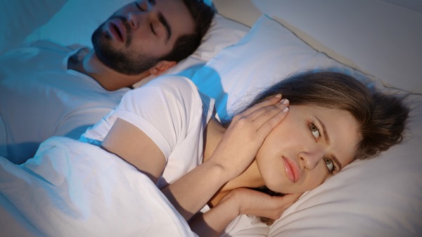 夫妻速看 影響夫妻性愛質(zhì)量的5個(gè)壞習(xí)慣-易網(wǎng)健康<a href=http://m.logojc.com/jkys/ target=_blank class=infotextkey>養(yǎng)生</a>網(wǎng) 夫妻速看 影響夫妻性愛質(zhì)量的5個(gè)壞習(xí)慣