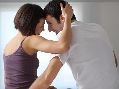 玩樂一陣子開始交配 用舌頭送她到性高潮顛峰