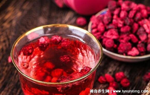 男人喝蜂蜜對(duì)性功能有什么好處,起保健作用沒(méi)有直接效果-易網(wǎng)健康養(yǎng)生網(wǎng) 男人喝蜂蜜對(duì)性功能有什么好處,起保健作用沒(méi)有直接效果