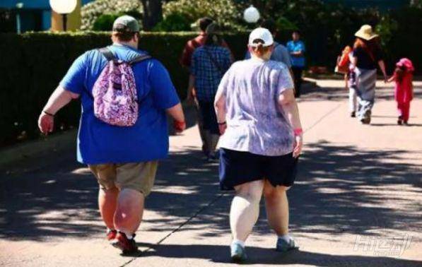 胖到310斤還被醫(yī)生無法動手術，現(xiàn)成功減掉40斤重拾自信