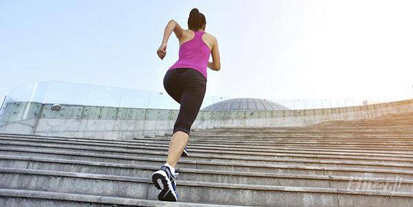 9個動作10分鐘暴汗燃脂！沒強度的減肥都是瞎扯淡