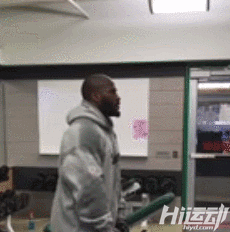 橄欖球運動為什么會經常腦震蕩？看完球員訓練！這跟撞車沒區別