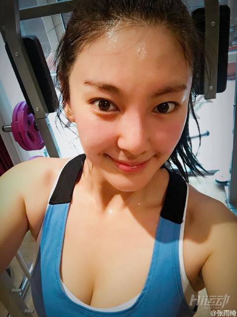 離婚后張雨綺變健身狂人 秀豐臀美腿