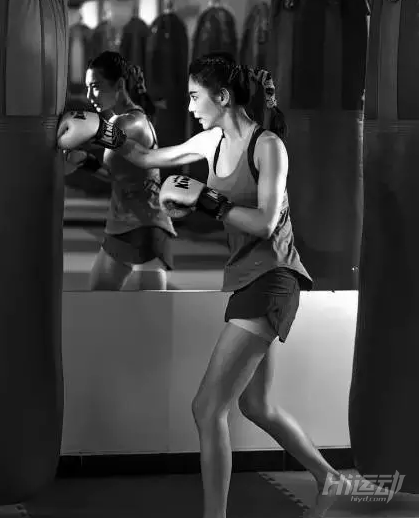 離婚后張雨綺變健身狂人 秀豐臀美腿