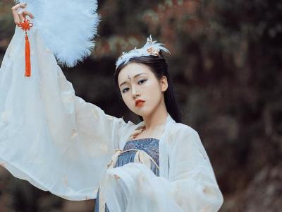 5種瑜伽式動作教程，初學入門者也能輕松搞定拉筋法