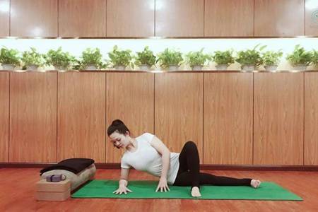 產后瑜伽修復有用嗎，最適合產后媽媽的四個瑜伽動作