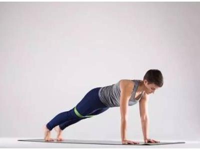 簡單瘦腿瑜伽動作，六個初入門體式幫你瘦出漫畫腿