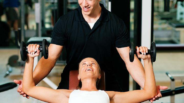 快速瘦腿的運動方法有哪些?如何快速瘦腿?-易網<a href=http://m.logojc.com/ target=_blank class=infotextkey>健康養生</a>網 快速瘦腿的運動方法有哪些?如何快速瘦腿?