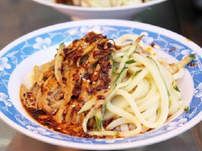 每天睡覺前喝蜂蜜水能減肥嗎？蜂蜜水有減肥功效嗎？