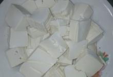 豆腐豬血燉鮮菇的做法-家常味燉菜譜