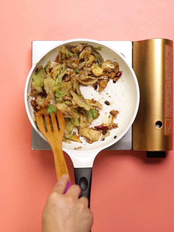 醬爆洋白菜的做法-家常味燒菜譜 醬爆洋白菜的做法-家常味燒菜譜