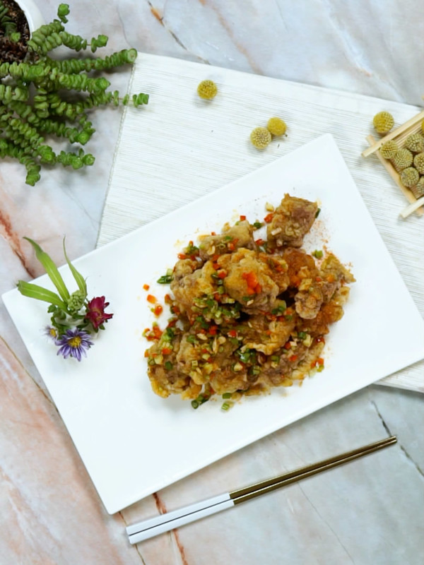 椒鹽排骨的做法-香辣味炒菜譜