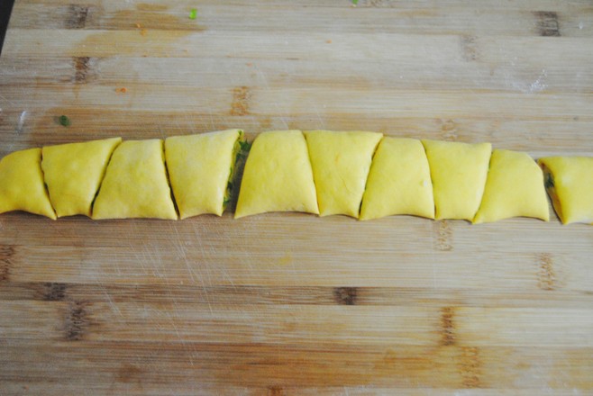 南瓜花卷的做法-家常味蒸菜譜